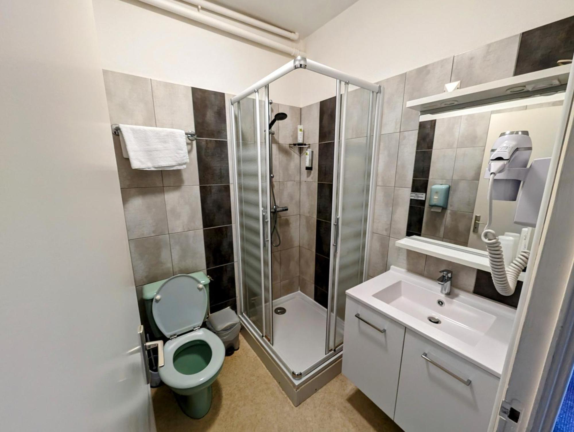 Logis Hotel Le Beau Site 莱克河畔尚邦 外观 照片