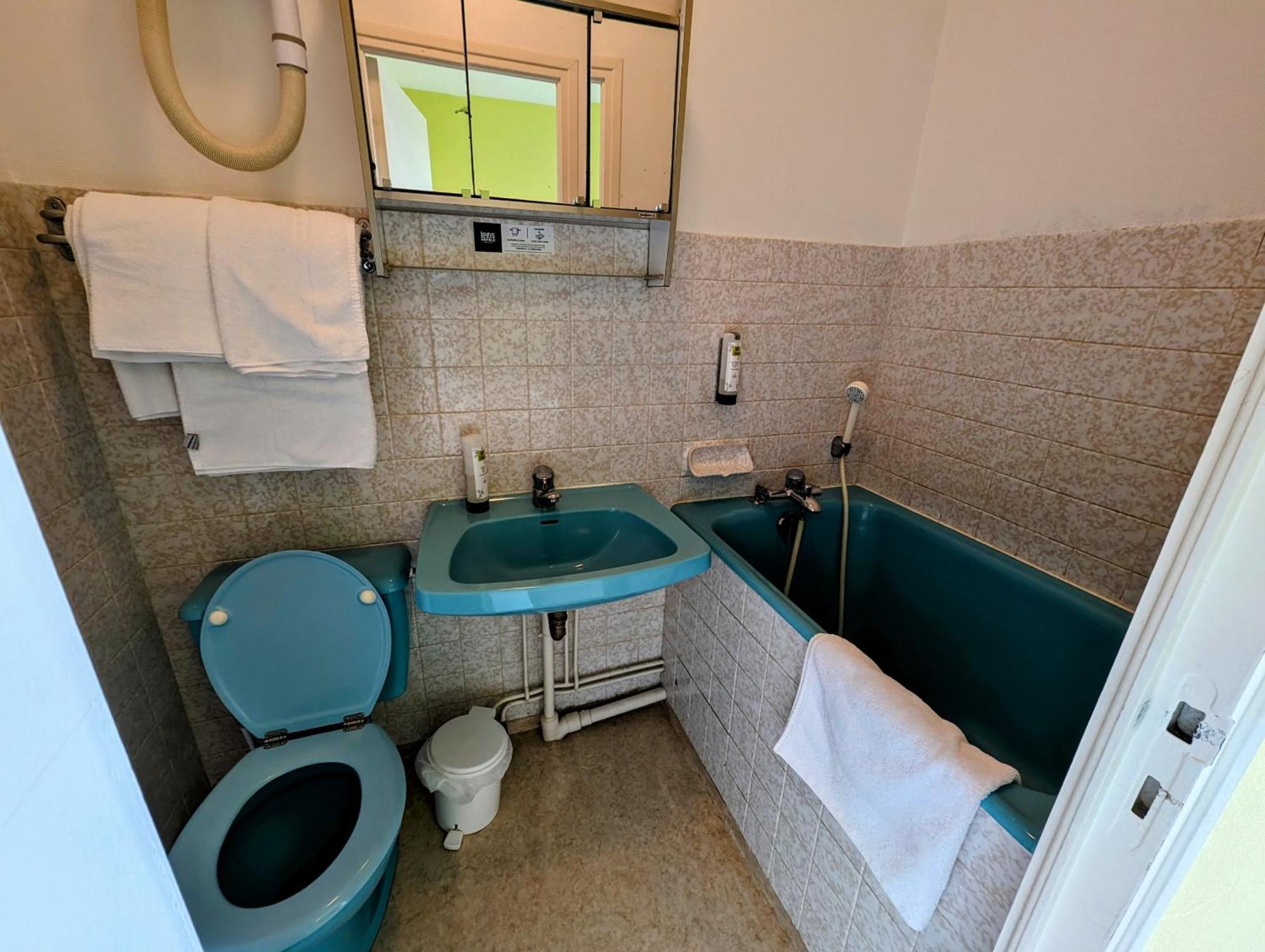 Logis Hotel Le Beau Site 莱克河畔尚邦 外观 照片