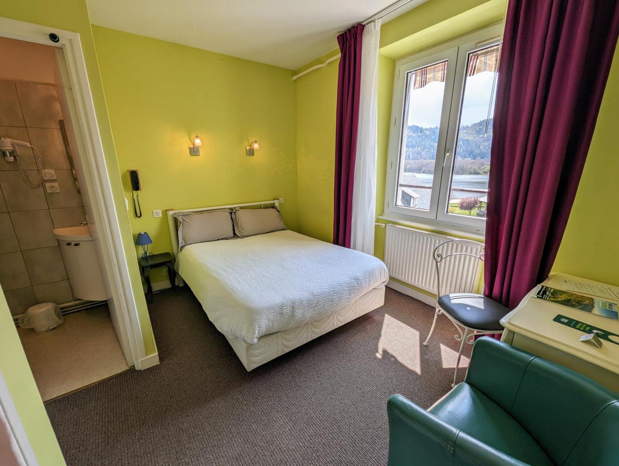 Logis Hotel Le Beau Site 莱克河畔尚邦 外观 照片