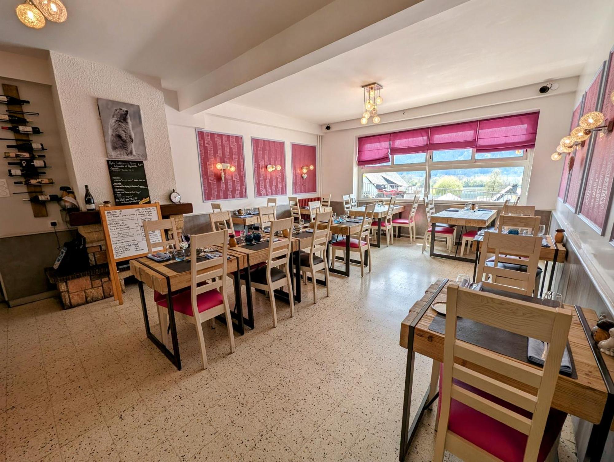 Logis Hotel Le Beau Site 莱克河畔尚邦 外观 照片