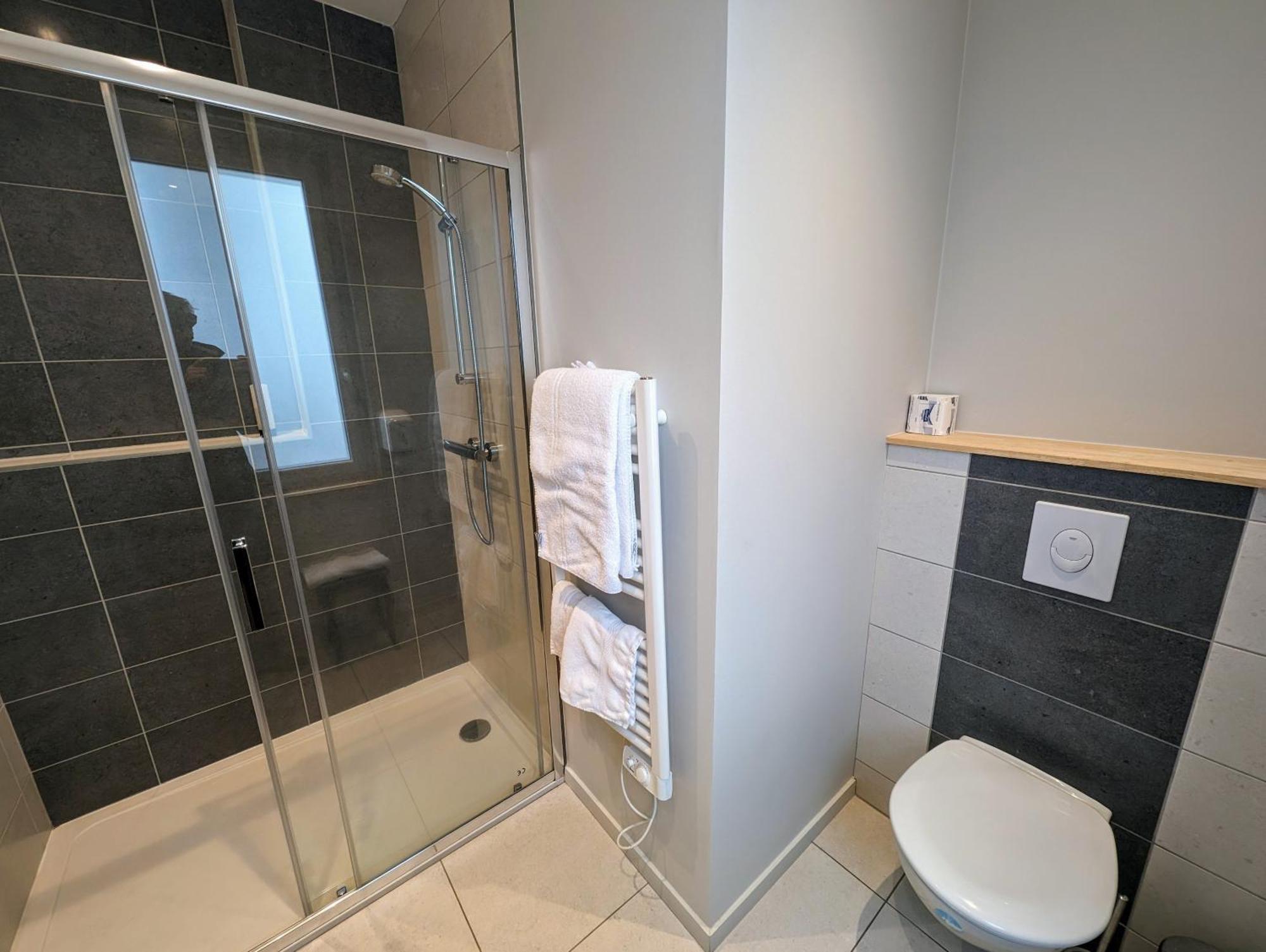 Logis Hotel Le Beau Site 莱克河畔尚邦 外观 照片