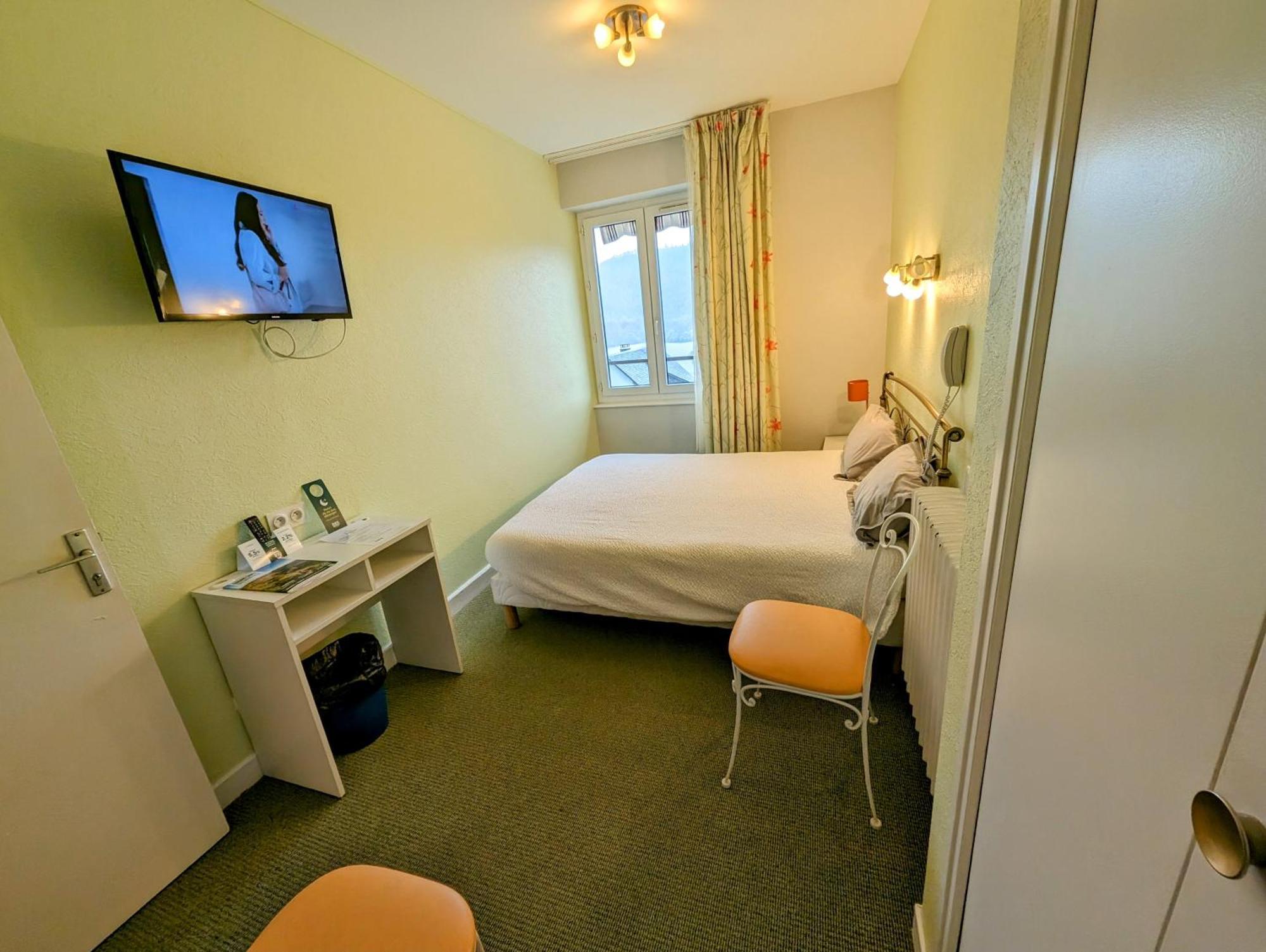 Logis Hotel Le Beau Site 莱克河畔尚邦 外观 照片
