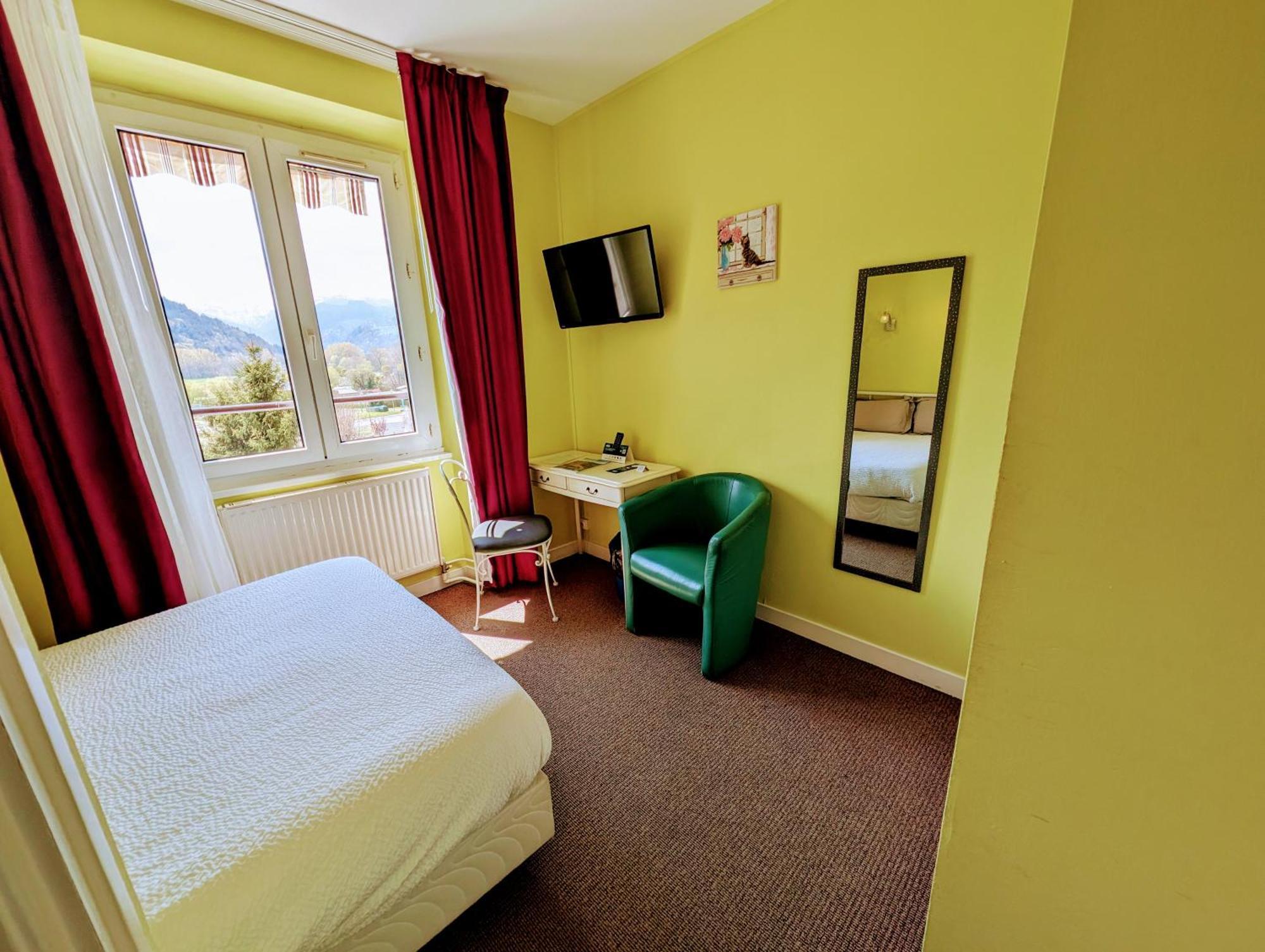 Logis Hotel Le Beau Site 莱克河畔尚邦 外观 照片