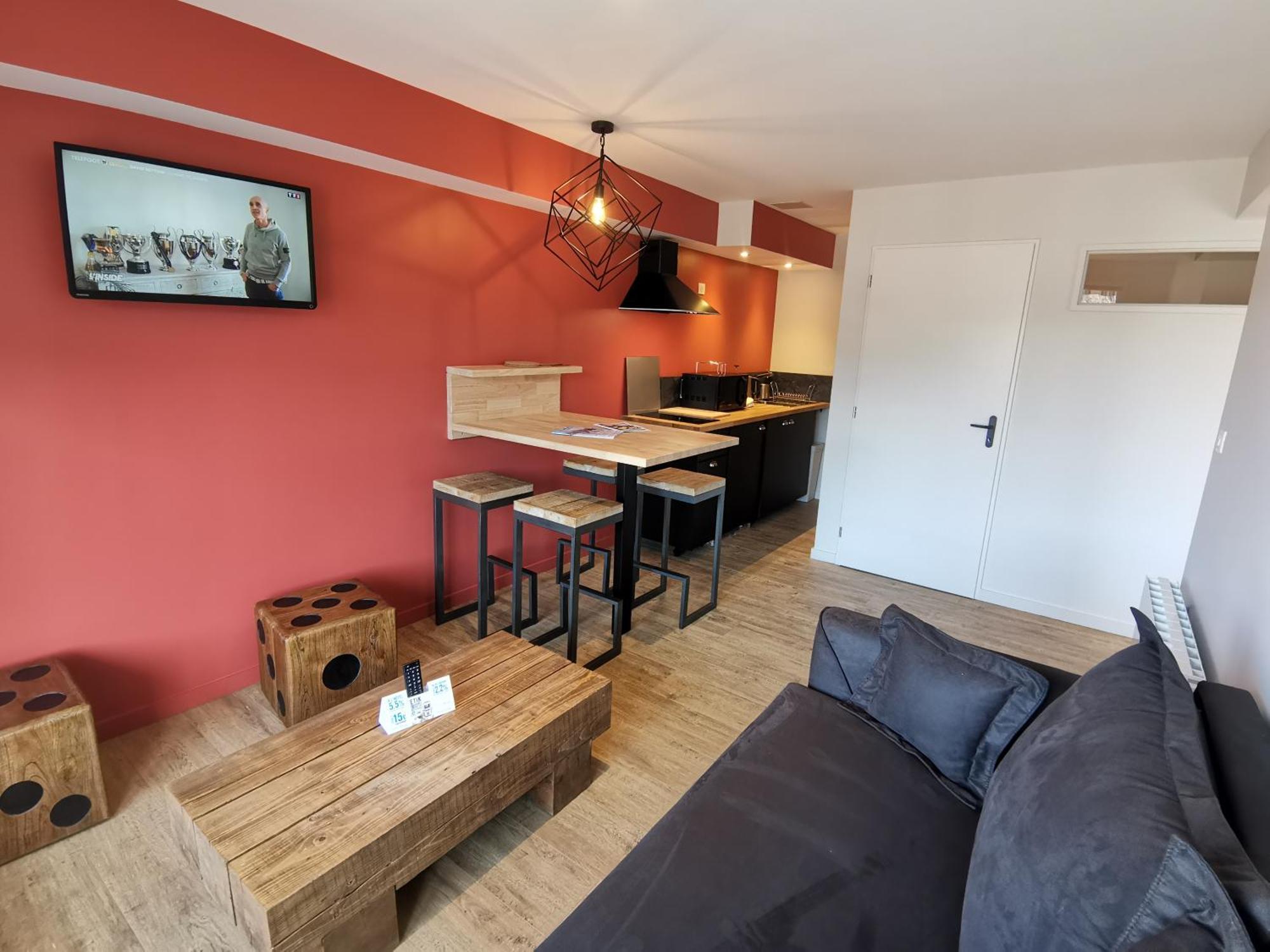 Logis Hotel Le Beau Site 莱克河畔尚邦 外观 照片