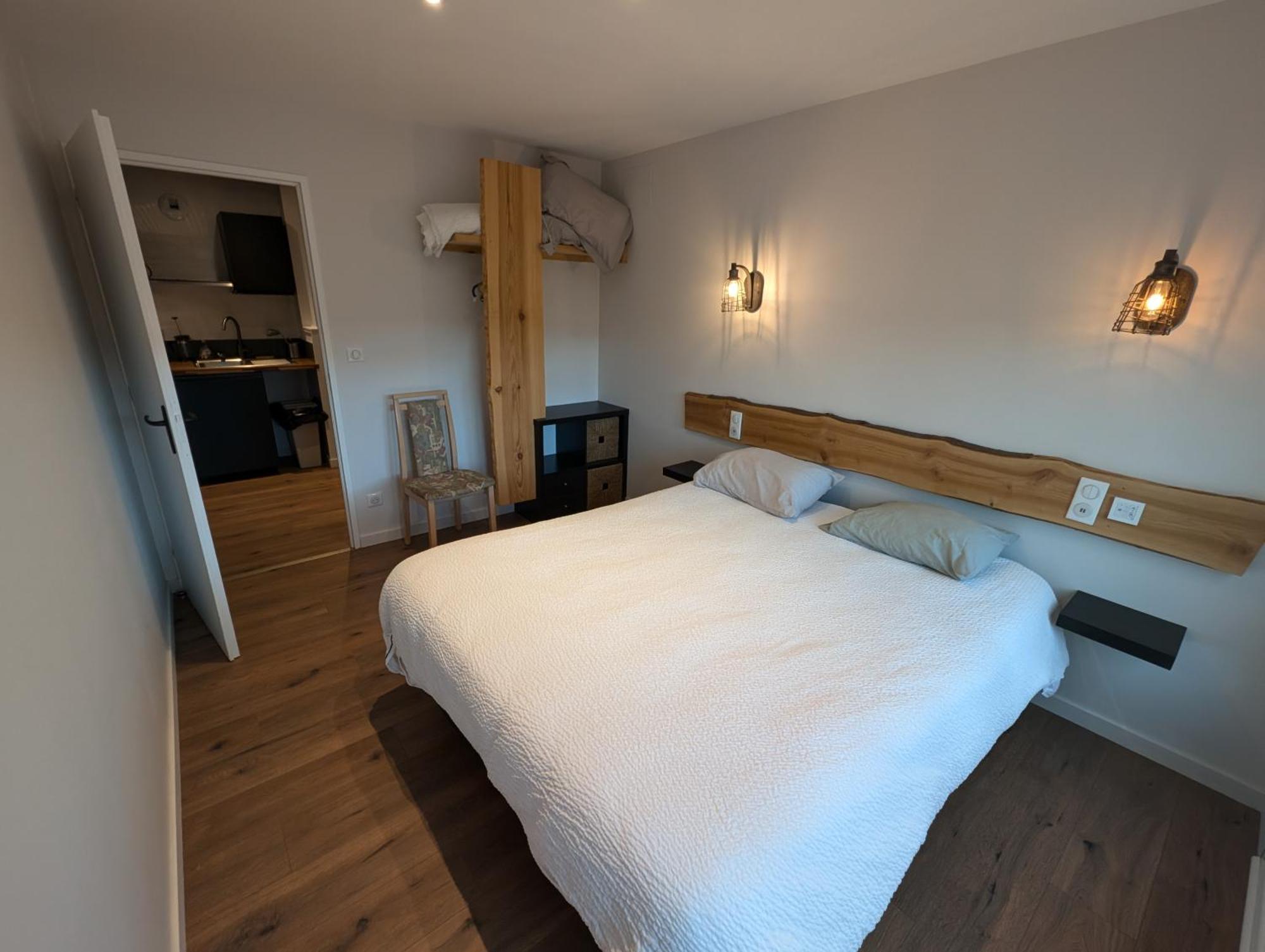 Logis Hotel Le Beau Site 莱克河畔尚邦 外观 照片